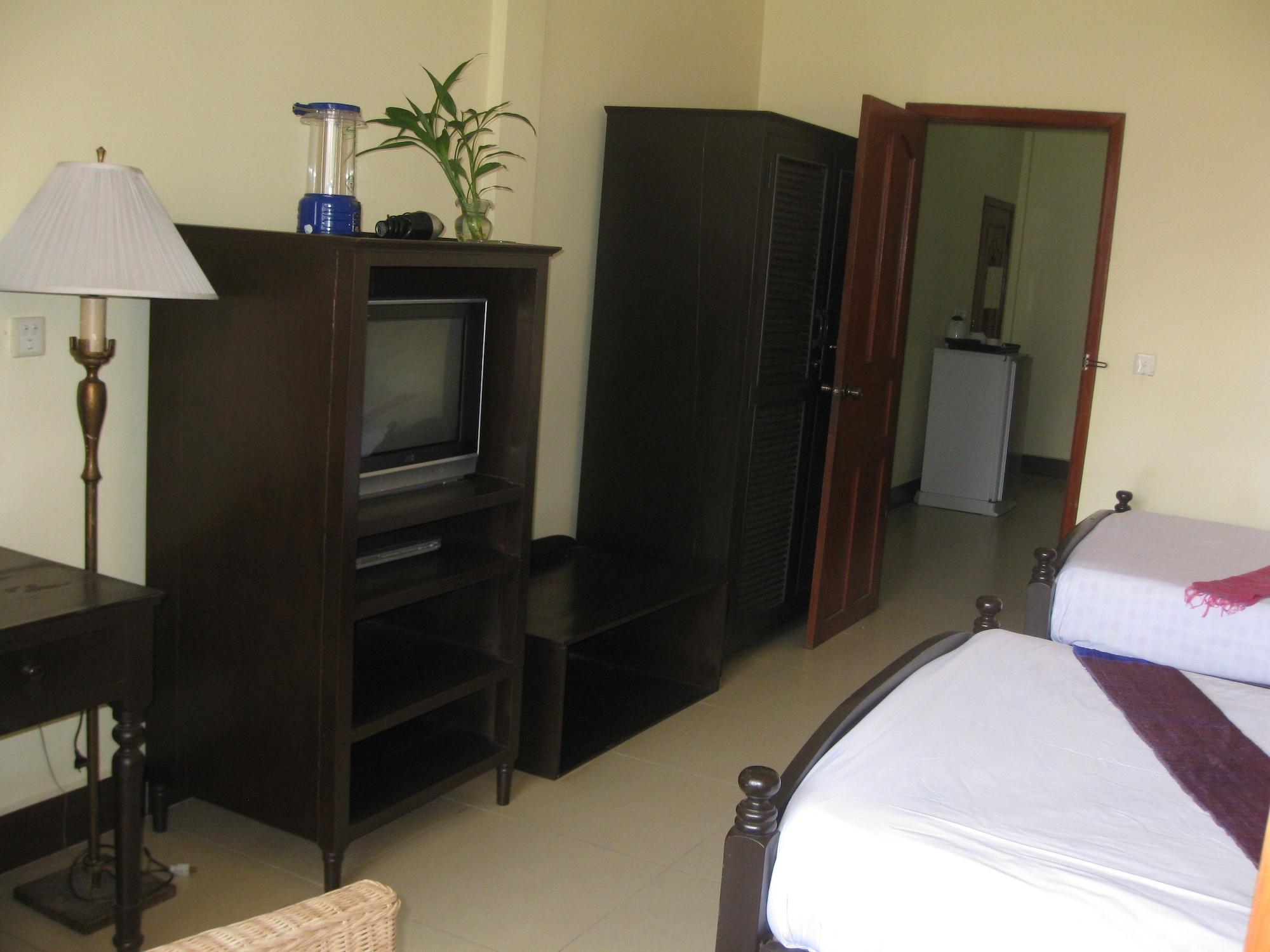 Comfort House Bed and Breakfast Phnom Penh Exteriör bild